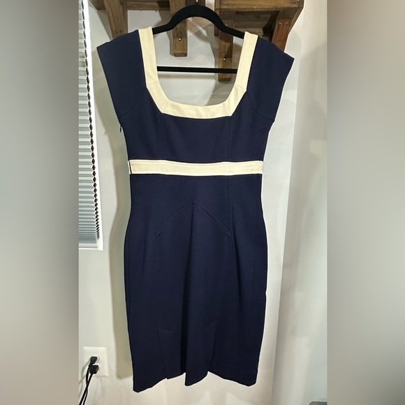 DIANE von FURSTENBERG New Domina Navy and Ivory Sheath Dress Size 6 - Picture 3 of 11